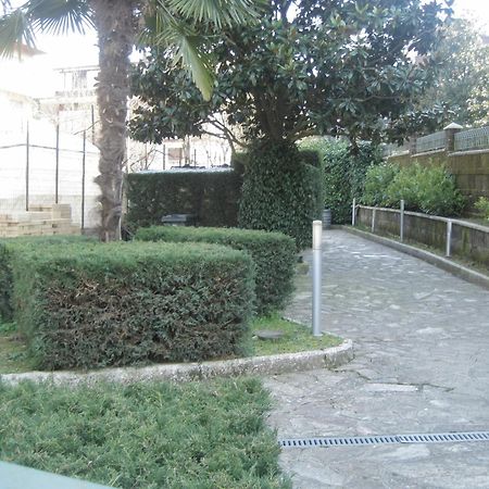 Hotel Malaga Авеллино Экстерьер фото