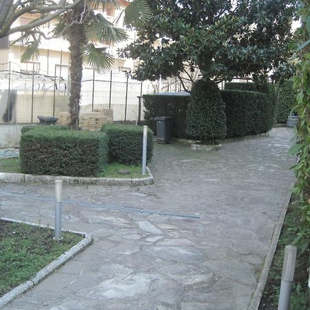 Hotel Malaga Авеллино Экстерьер фото