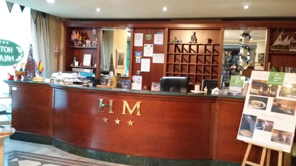 Hotel Malaga Авеллино Экстерьер фото