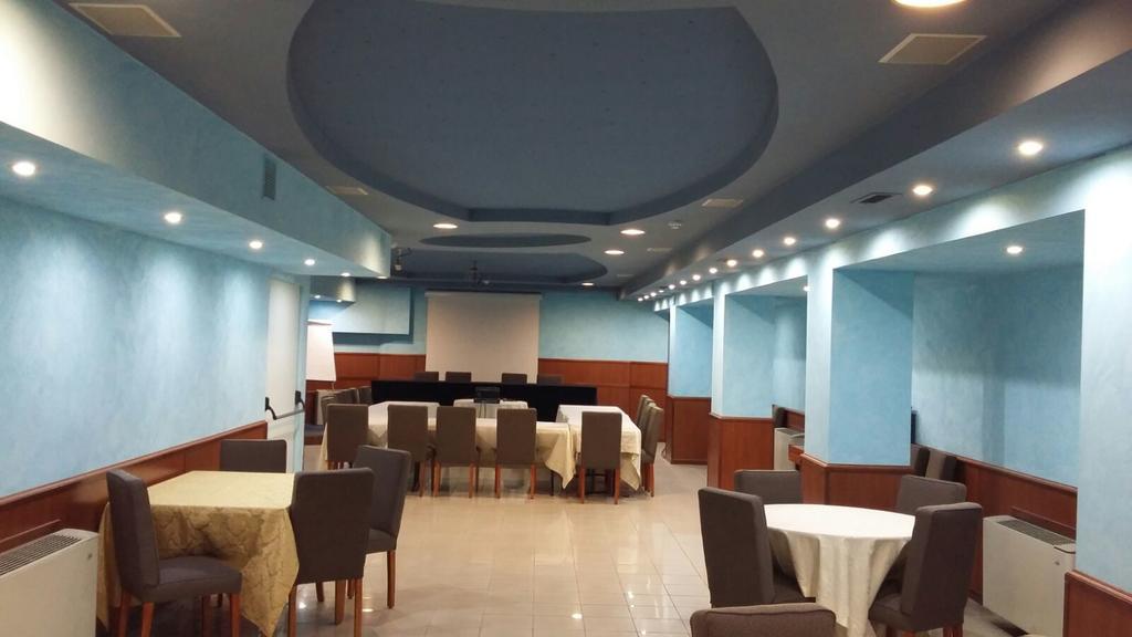 Hotel Malaga Авеллино Экстерьер фото