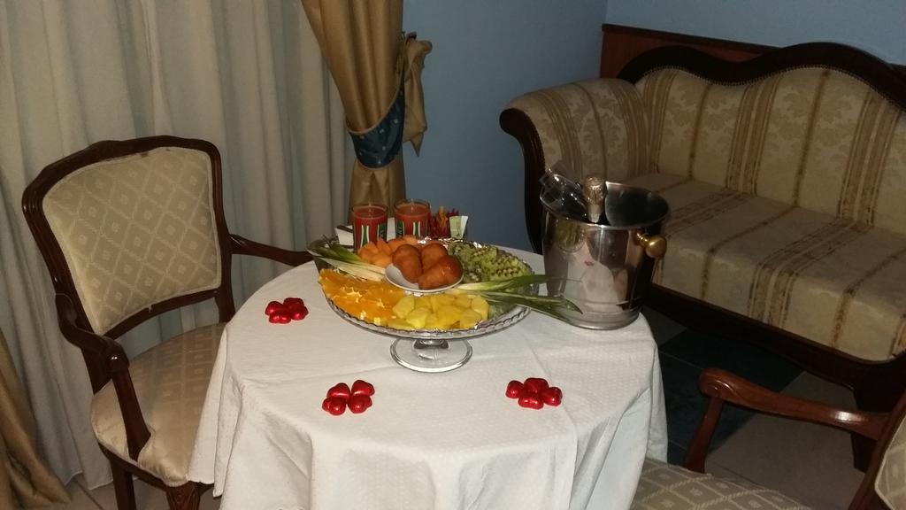 Hotel Malaga Авеллино Экстерьер фото
