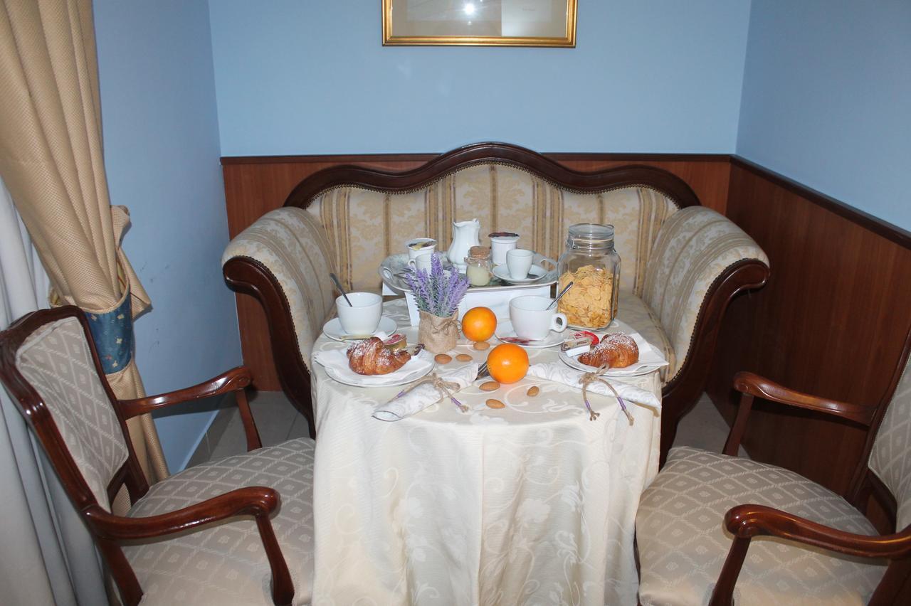 Hotel Malaga Авеллино Экстерьер фото