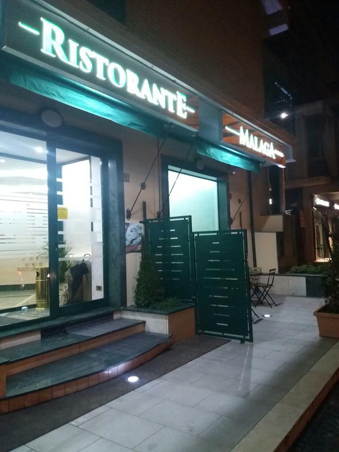 Hotel Malaga Авеллино Экстерьер фото