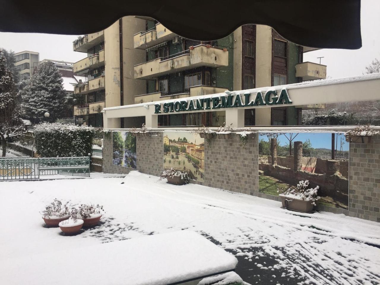Hotel Malaga Авеллино Экстерьер фото